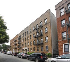 31-70 34th St in Astoria, NY - Building Photo