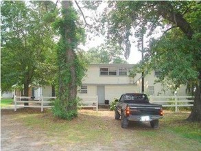 1824 Shelton St in North Charleston, SC - Foto de edificio - Other
