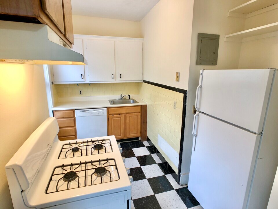 5 Glen Rd, Unit 301 in Boston, MA - Building Photo