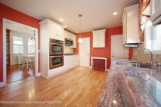 88 Memorial Pkwy in Atlantic Highlands, NJ - Building Photo - Building Photo