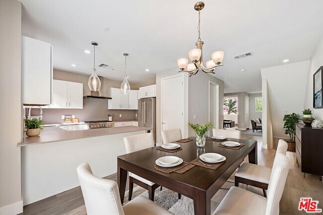 4444 Paxton Pl in Calabasas, CA - Building Photo - Building Photo