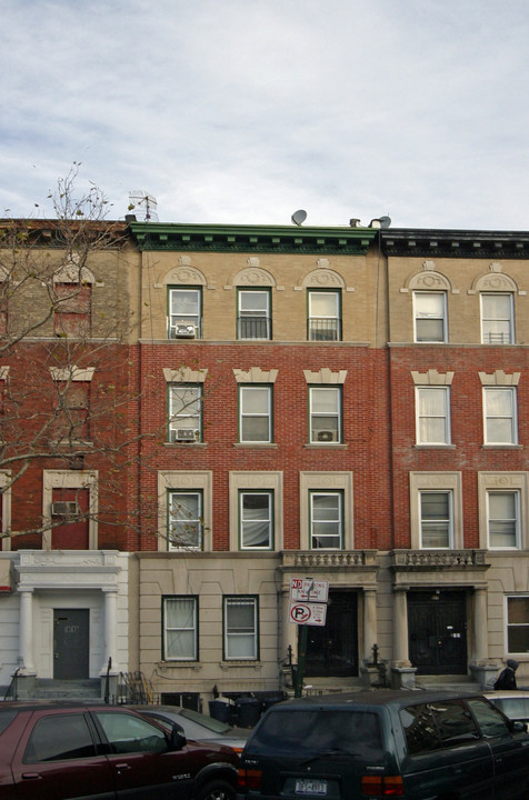 909 Saint Marks Ave in Brooklyn, NY - Building Photo