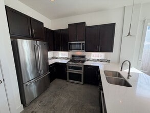 1520 W St Johns Ave in Austin, TX - Building Photo - Building Photo