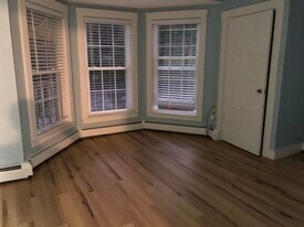 432 N State St, Unit Apt. 4