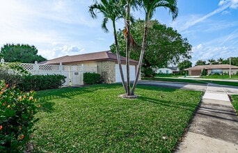 1242 Wyndcliff Dr in Wellington, FL - Building Photo - Building Photo