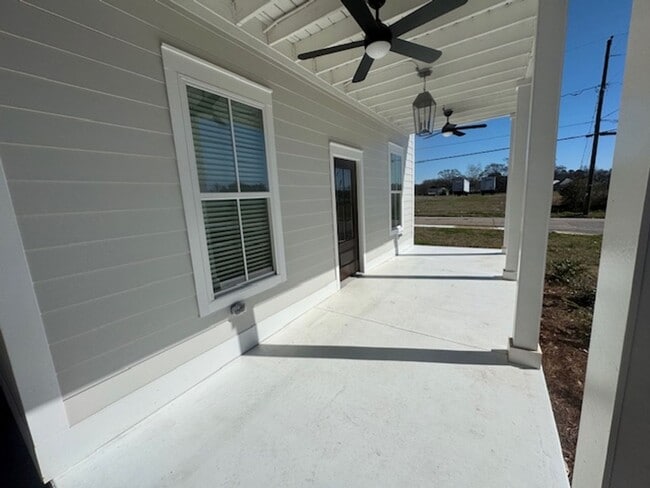 621 Arthur St in Lagrange, GA - Foto de edificio - Building Photo