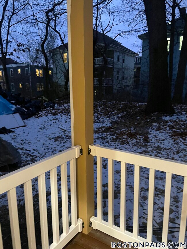 29 Fessenden St in Boston, MA - Foto de edificio - Building Photo