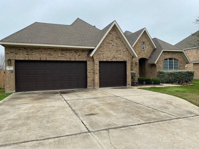 property at 302 Las Colinas Dr