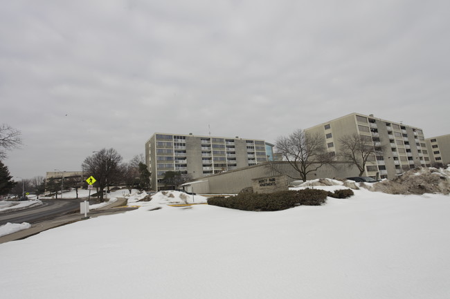 Mercy Park Apartments in Des Moines, IA - Building Photo - Building Photo