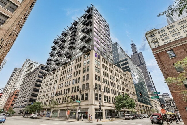 property at 565 W Quincy St