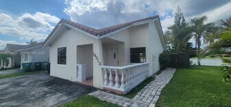 14313 SW 45th Terrace in Miami, FL - Building Photo