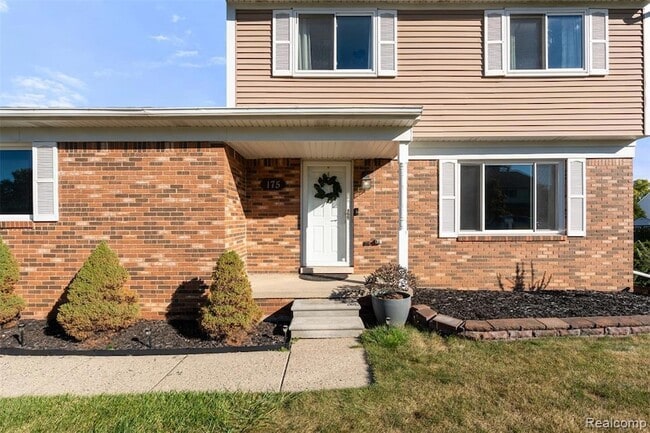 175 Arlington Dr in Rochester Hills, MI - Foto de edificio - Building Photo