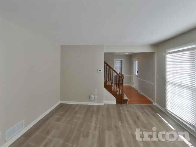 1235 Casa Solana Dr in Wheaton, IL - Building Photo - Building Photo