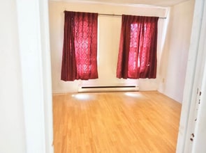 535 York St in Fredericton, NB - Building Photo - Building Photo
