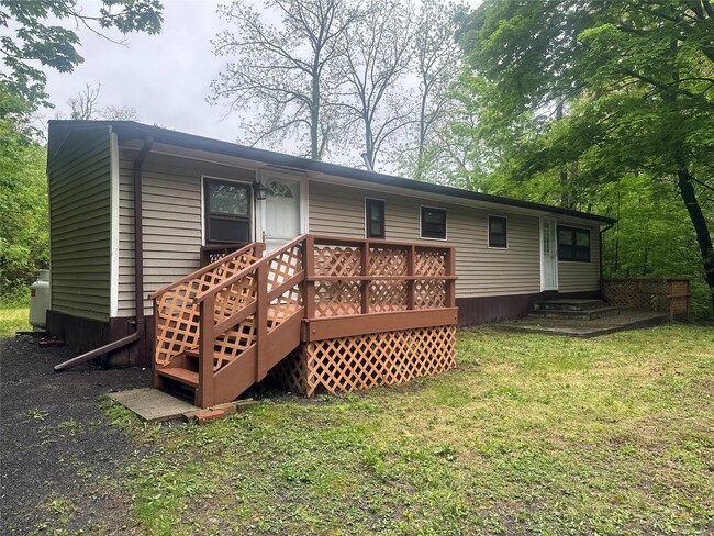 210 Old Hopewell Rd in Wappingers Falls, NY - Building Photo - Building Photo