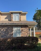 359 Jack Hampton Dr in Auburn, AL - Building Photo