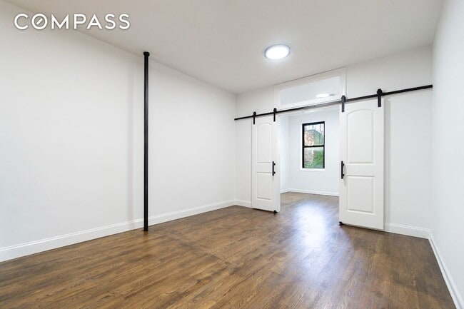 315 E 5th St, Unit 1107 in New York, NY - Building Photo - Building Photo