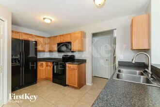 4022 Banbury Cir in Parrish, FL - Foto de edificio - Building Photo