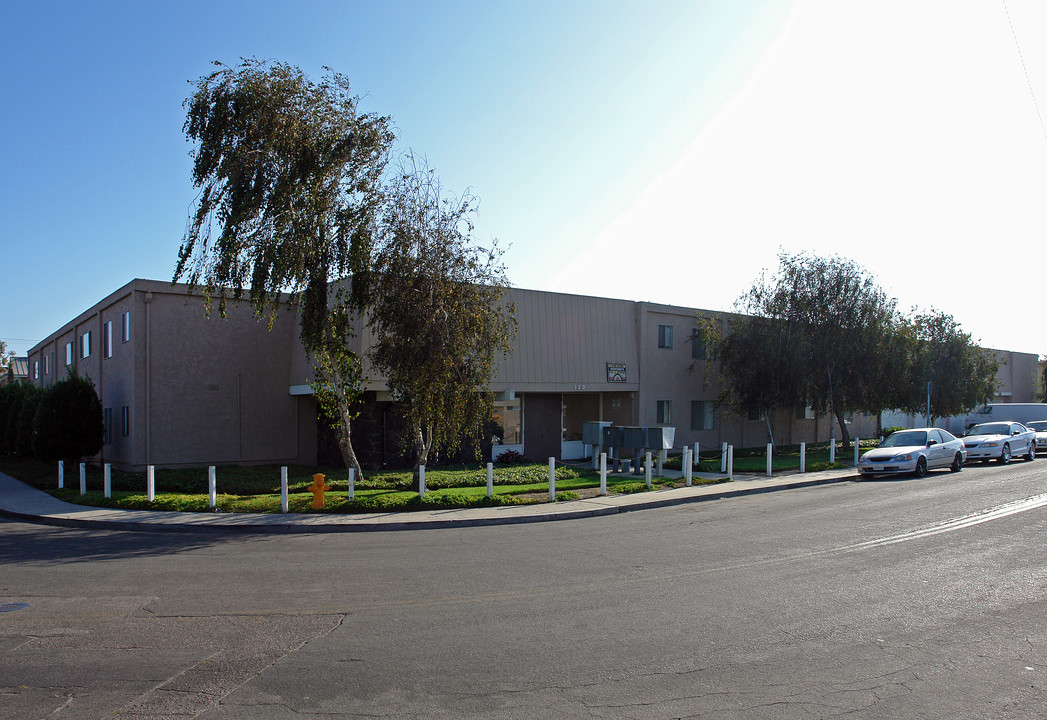 Sunnyside Apartments in Oxnard, CA - Building Photo