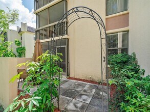 8433 Forest Hills Dr in Coral Springs, FL - Building Photo - Building Photo