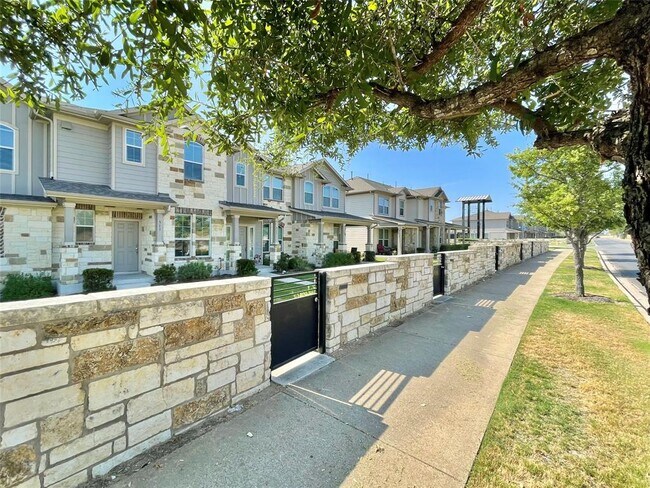 property at 513 N Heatherwilde Blvd