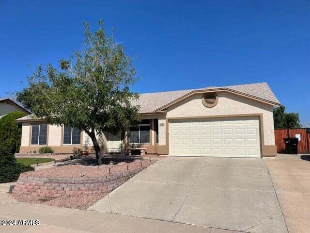 825 N 94th Pl in Mesa, AZ - Foto de edificio