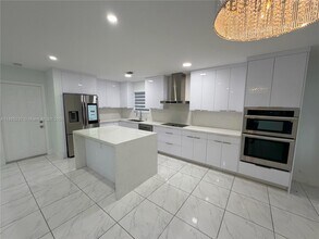 18000 SW 110th Ave in Miami, FL - Building Photo - Building Photo