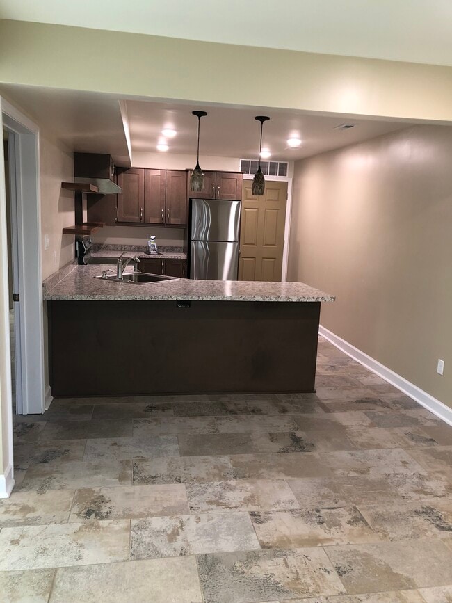 203 E Dunklin St, Unit LL