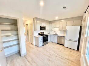 1 Commercial Row, Unit B in Charleston, SC - Building Photo - Building Photo