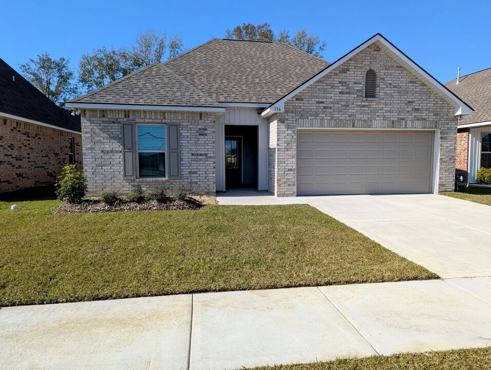 136 Segovia Wy in Lafayette, LA - Building Photo