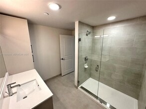 18412 Homestead Ave in Miami, FL - Foto de edificio - Building Photo