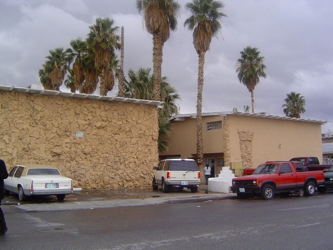 Ellis Townhouses in North Las Vegas, NV - Building Photo - Building Photo