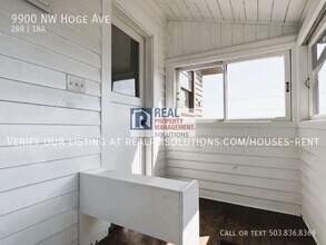 9900 NW Hoge Ave in Portland, OR - Building Photo - Building Photo
