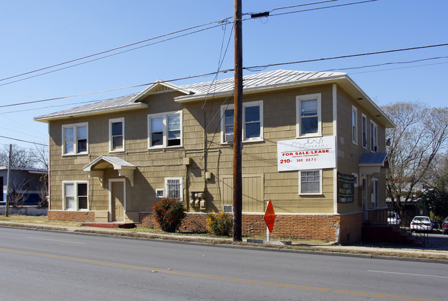 402 W Mulberry Ave in San Antonio, TX - Building Photo - Building Photo