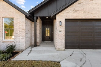 195 Teal Dr in Vidor, TX - Building Photo - Building Photo