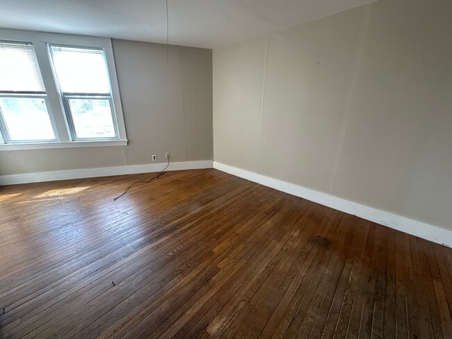 61 Hanson St in Rochester, NH - Building Photo - Building Photo