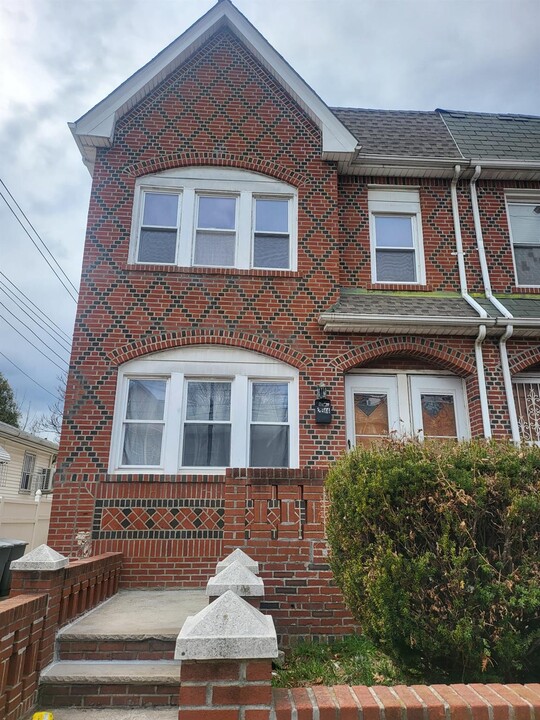 2544-44 97th St in Queens, NY - Building Photo