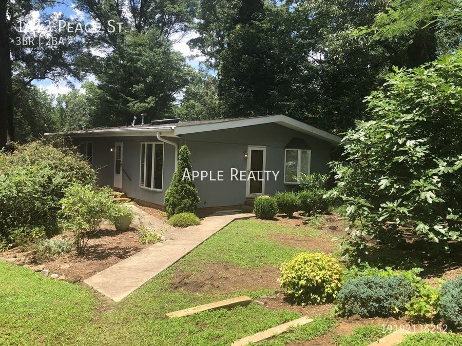 1613 Peace St in Durham, NC - Building Photo