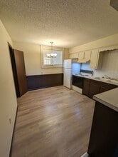 9613 E Truman Rd, Unit #14 in Independence, MO - Building Photo - Building Photo