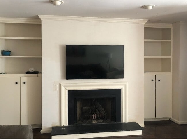 561 Emory Oaks Way in Decatur, GA - Building Photo - Building Photo
