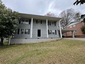 2960 Appling Cir in Atlanta, GA - Building Photo - Building Photo