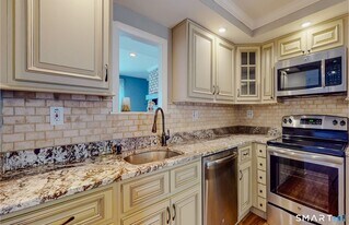 54 Clubhouse Dr in Woodbury, CT - Building Photo