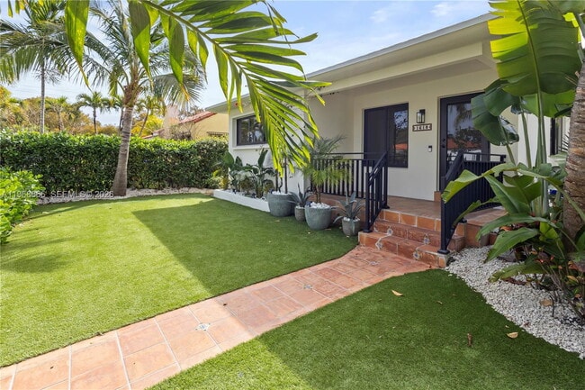 property at 1618 SW 18th St