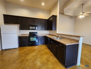 210 Anne Louise Dr in New Braunfels, TX - Building Photo - Building Photo