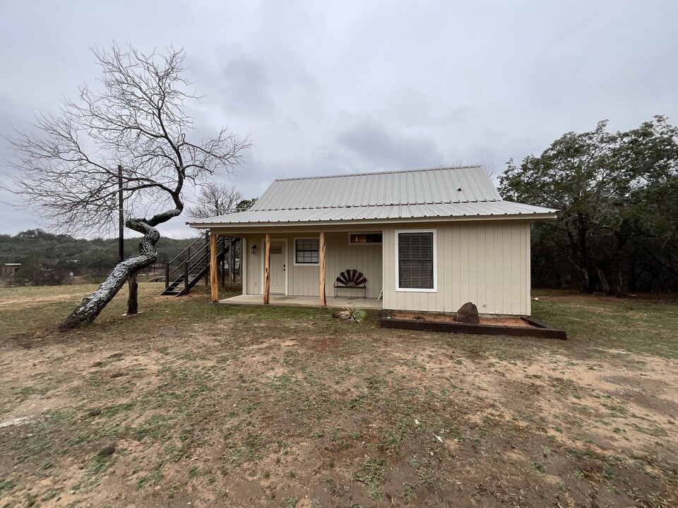 360 Hatchett Hill in Marble Falls, TX - Building Photo