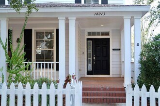 16215 Bridgecrossing Dr in Fish Hawk, FL - Building Photo - Building Photo