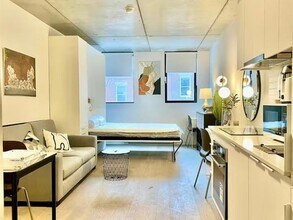 1406 Rue Ste-Élisabeth in Montréal, QC - Building Photo - Building Photo