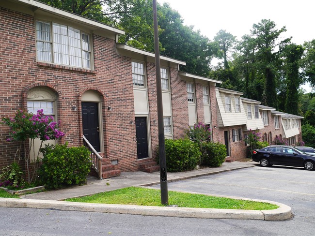 Pine Ridge Apartments in Macon, GA - Foto de edificio - Building Photo