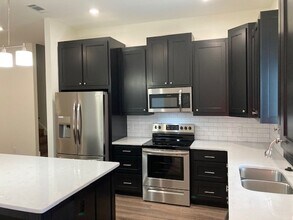 300 NW B St in Bentonville, AR - Building Photo - Building Photo
