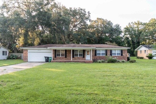 property at 2013 Shady Oaks Dr